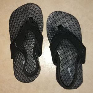 Toddler Nike Flip Flops NWOT Size 8